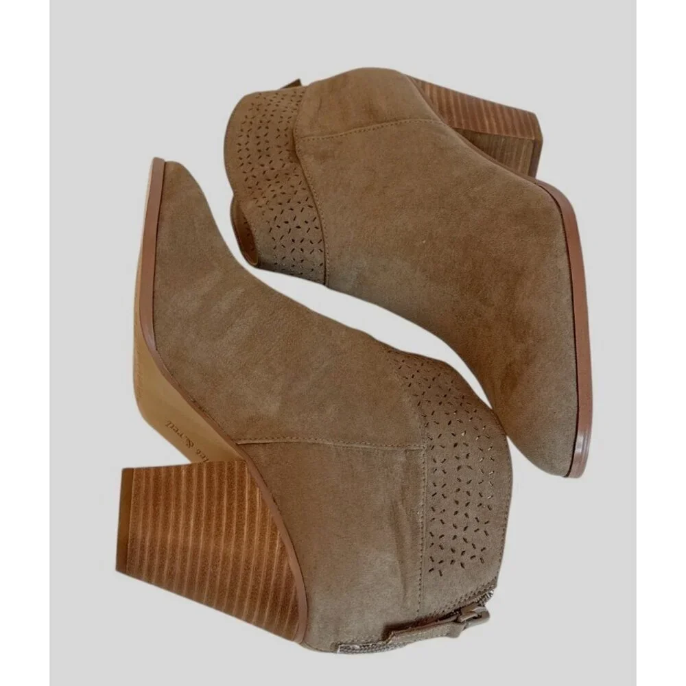 Violet & Red Women's Jackson Lazer Cut Topline Booties Ankle Taupe Size 8.5 NWOB